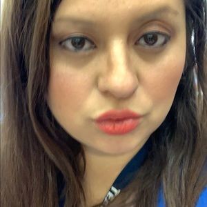 Meet your Posher, Elisa